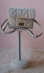 Orta Boy Beyaz Omuz Askılı Kadın Çantası